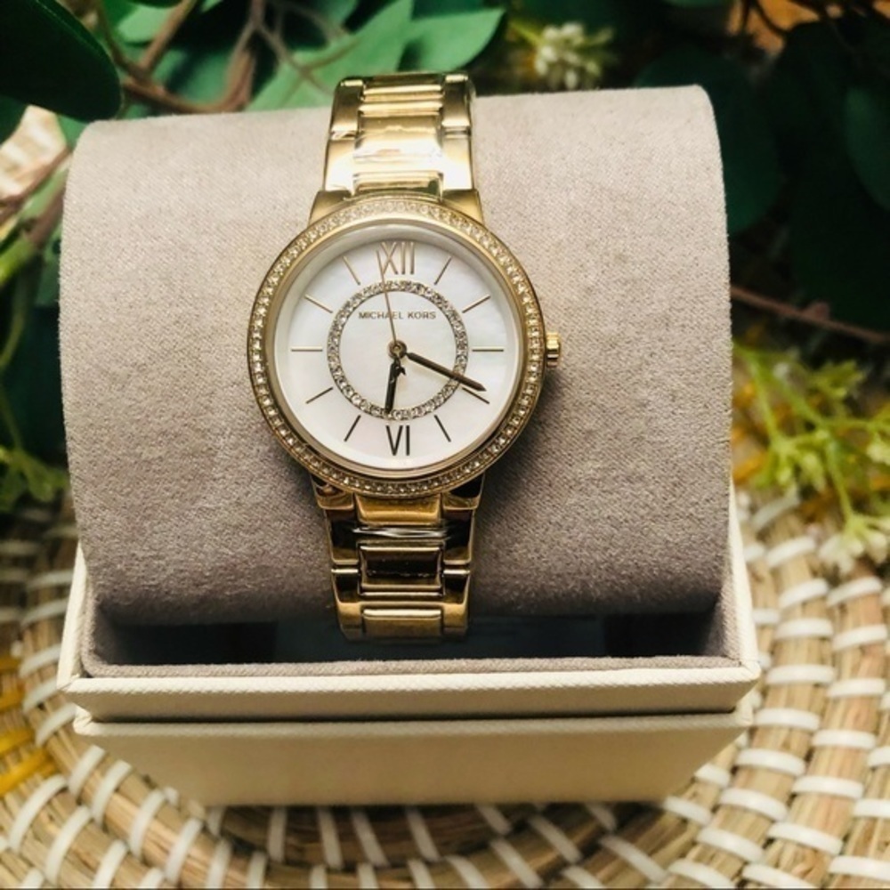Michael Kors Gold Mother of Pearl Quartz Watch 33mm Stainless Steel NWT - Picture 2 of 5